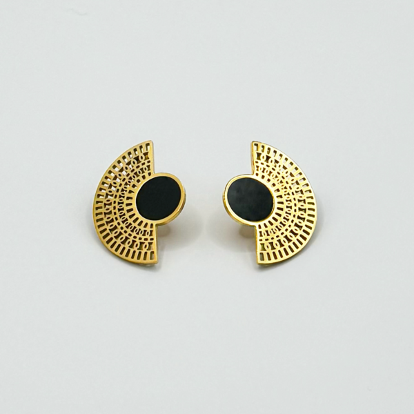 Chloé Gold Fan Earrings – Vintage Boho Style - Image 2