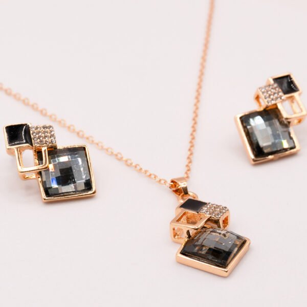 Vintage Jewelry Set – Black & Gray Geometric Necklace and Earrings - Image 7