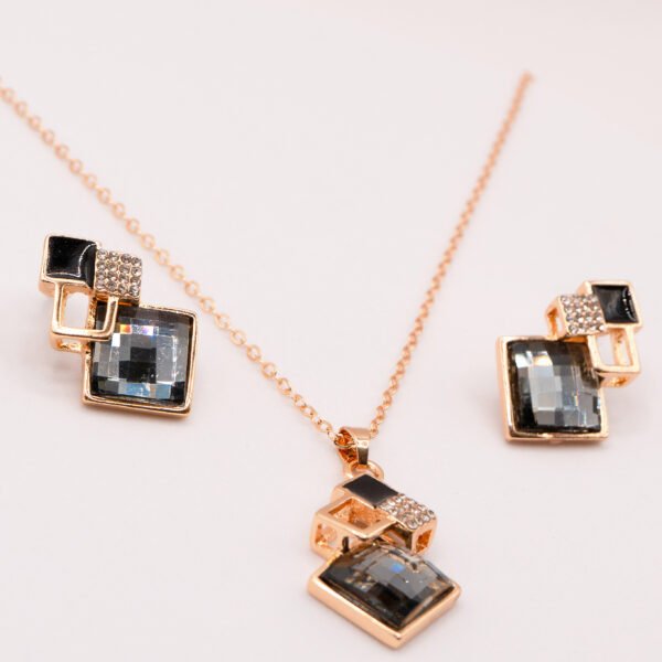 Vintage Jewelry Set – Black & Gray Geometric Necklace and Earrings - Image 4