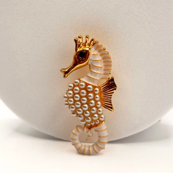 Seahorse Brooch – Vintage Marine-Inspired Pin with Pearls and Crystal Accents - Image 3