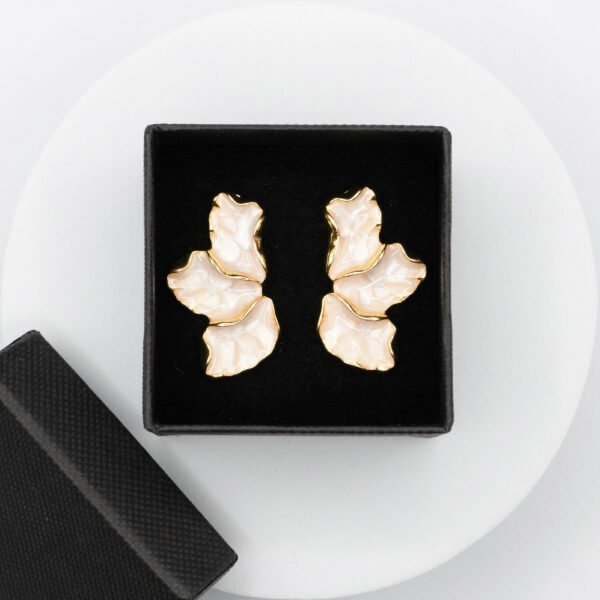 Flower Stud Earrings – Elegant Vintage-Inspired Petal Design for Women - Image 2