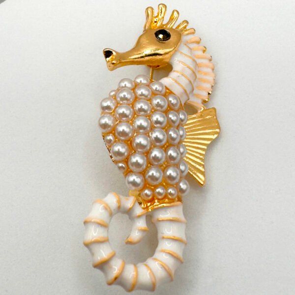 Seahorse Brooch – Vintage Marine-Inspired Pin with Pearls and Crystal Accents - Image 7