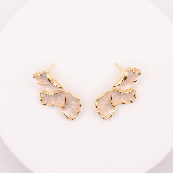 Flower Stud Earrings – Elegant Vintage-Inspired Petal Design for Women - Image 7