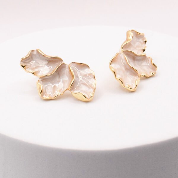 Flower Stud Earrings – Elegant Vintage-Inspired Petal Design for Women - Image 6